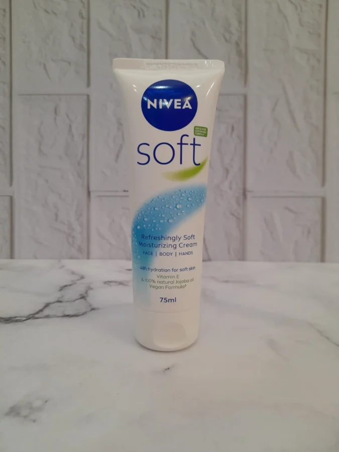 کرم آبرسان نیوآ سافت (Nivea Soft)